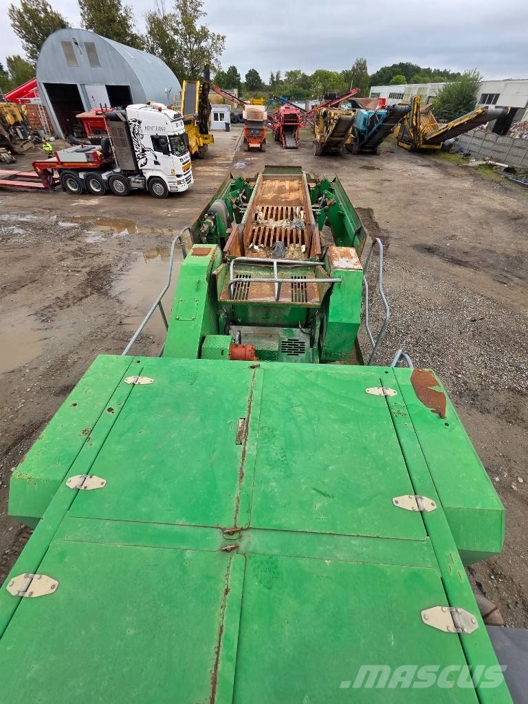McCloskey J40 Mobile crushers