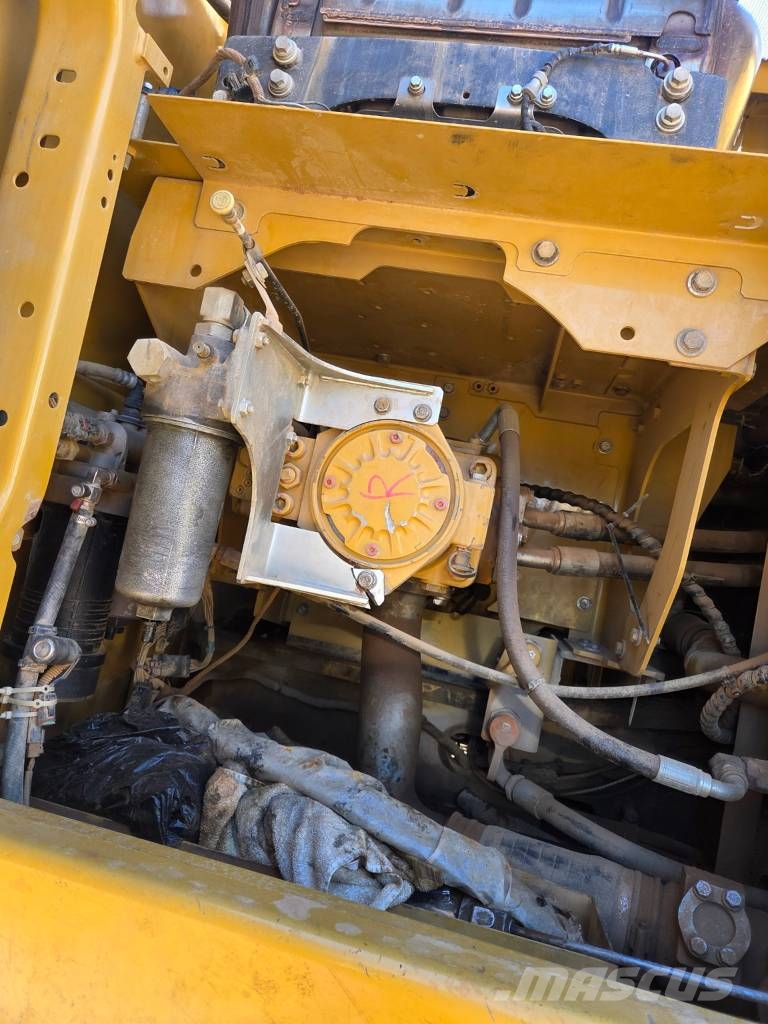 CAT 330 Koparki gąsienicowe