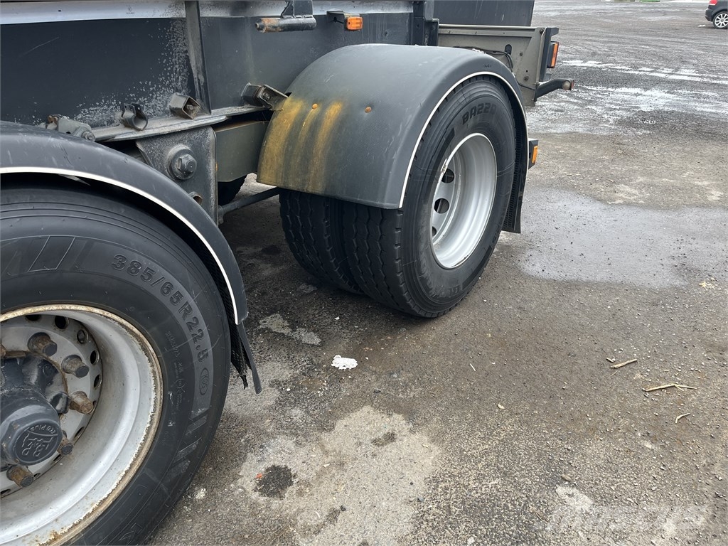 Volvo FH 16 750 شاحنات قلابة