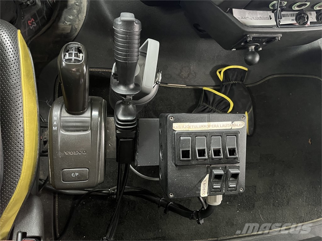 Volvo FH 16 750 شاحنات قلابة