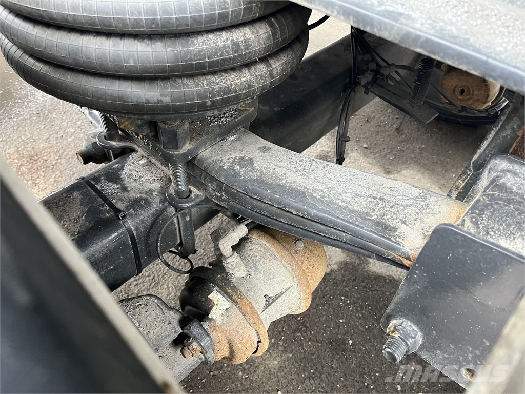 Volvo FH 16 750 شاحنات قلابة