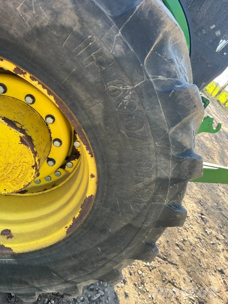 John Deere 7230 R 트랙터
