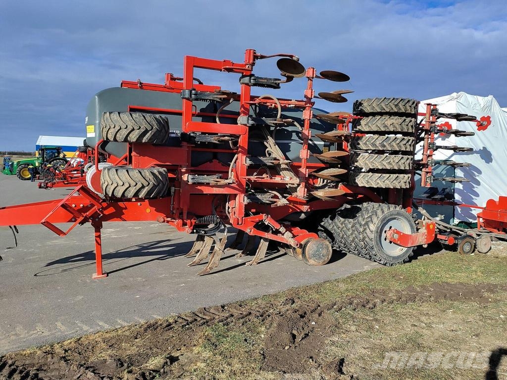 Horsch Focus 6 TD مثاقيب مدمجة