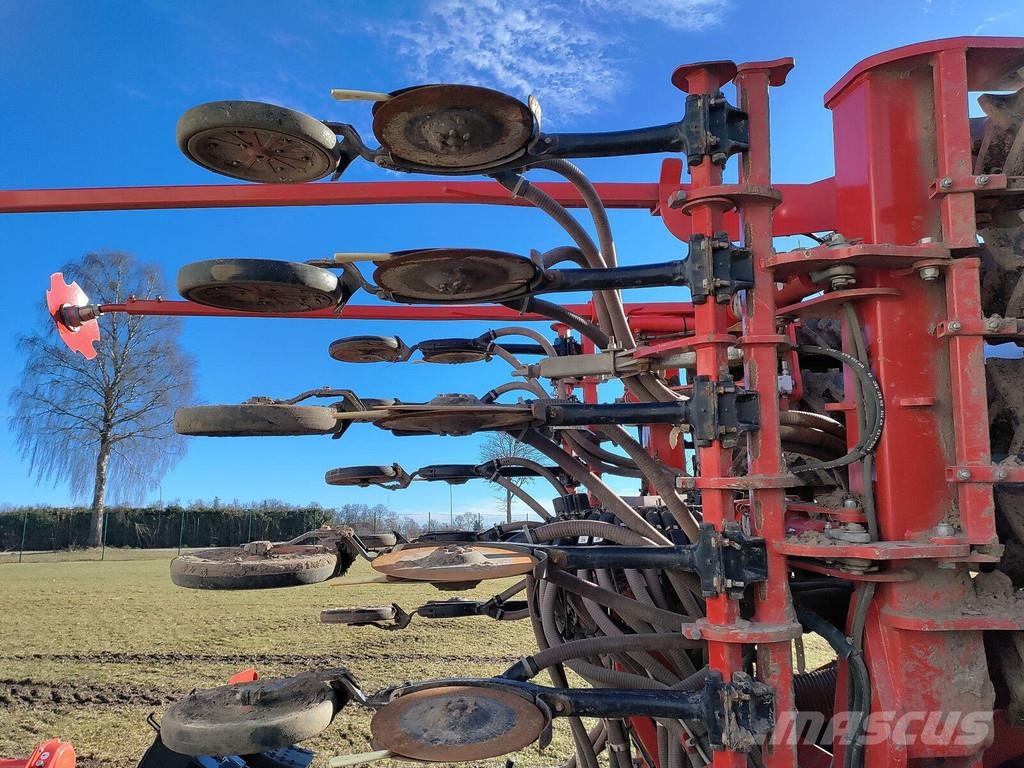 Horsch Focus 6 TD مثاقيب مدمجة