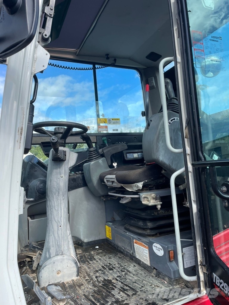 Takeuchi TB295W Lastik tekerli ekskavatörler