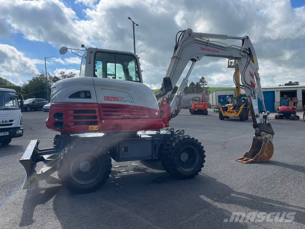 Takeuchi TB295W Lastik tekerli ekskavatörler