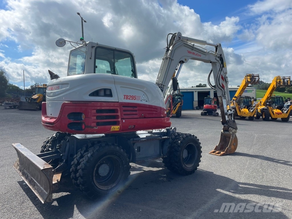 Takeuchi TB295W Lastik tekerli ekskavatörler