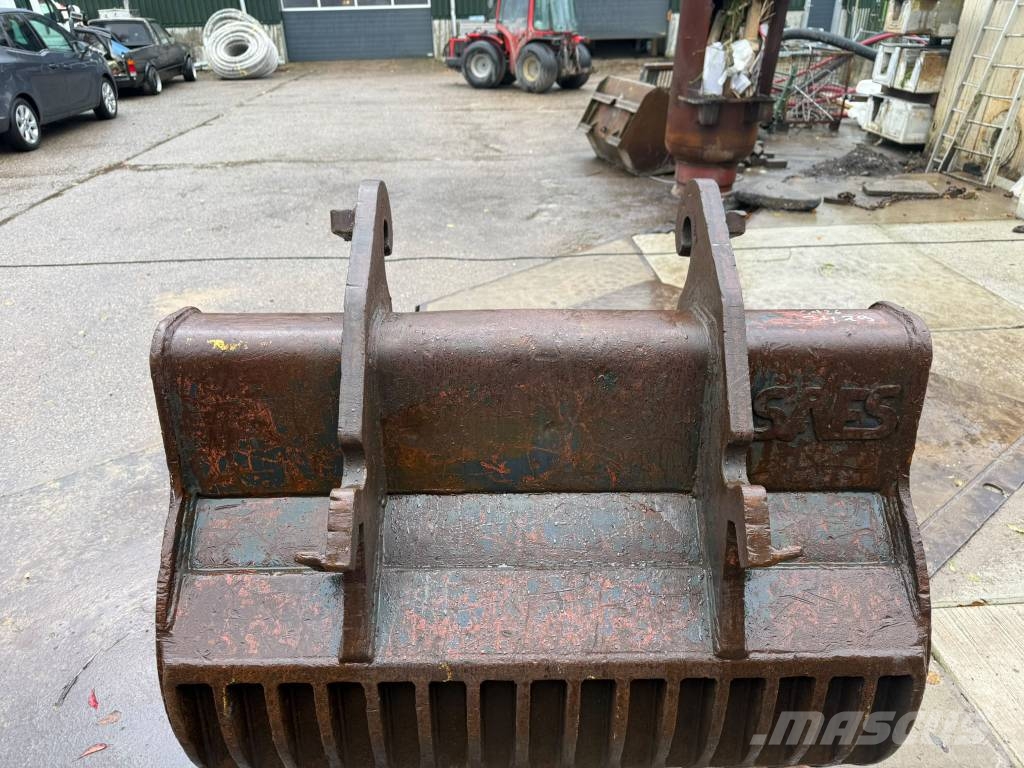 SAES CW30 skeleton bucket/ puinriek/ Sieblöffel 130cm wide دلاء فحص