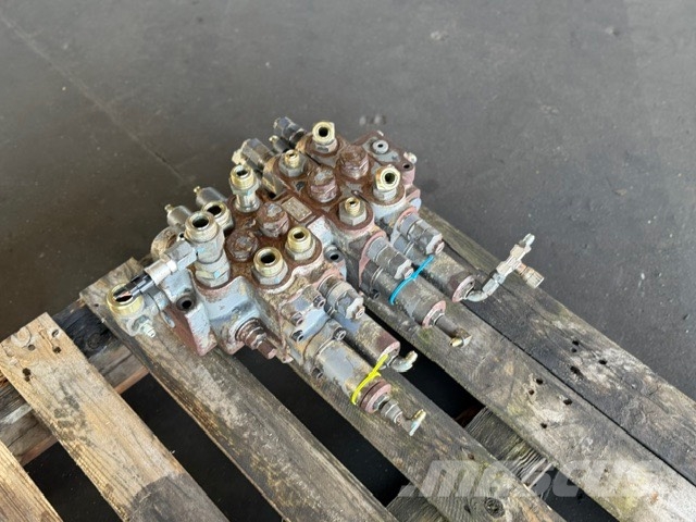 Hitachi ZW 150 USED HYDRAULIC PARTS Hydraulikk