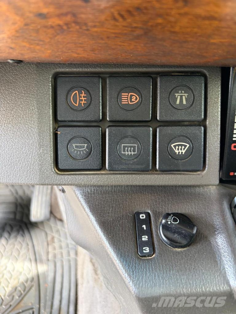 Range Rover Rover Vogue - SUV - 4x4 - Manual Gearbox - Automat Auto's