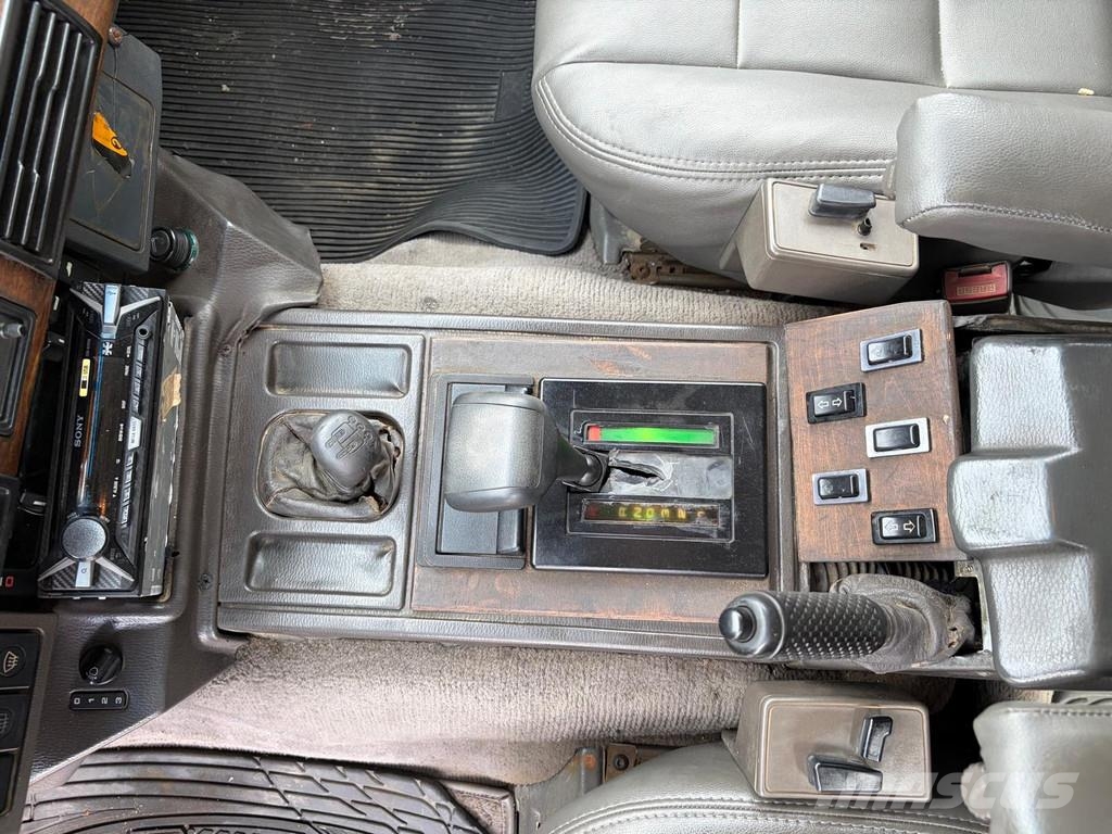 Range Rover Rover Vogue - SUV - 4x4 - Manual Gearbox - Automat Auto's