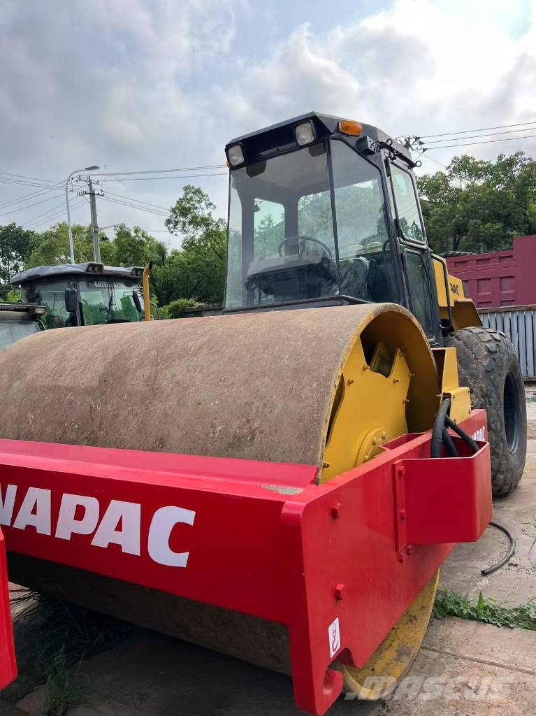 Dynapac CA25D 单轮压路机