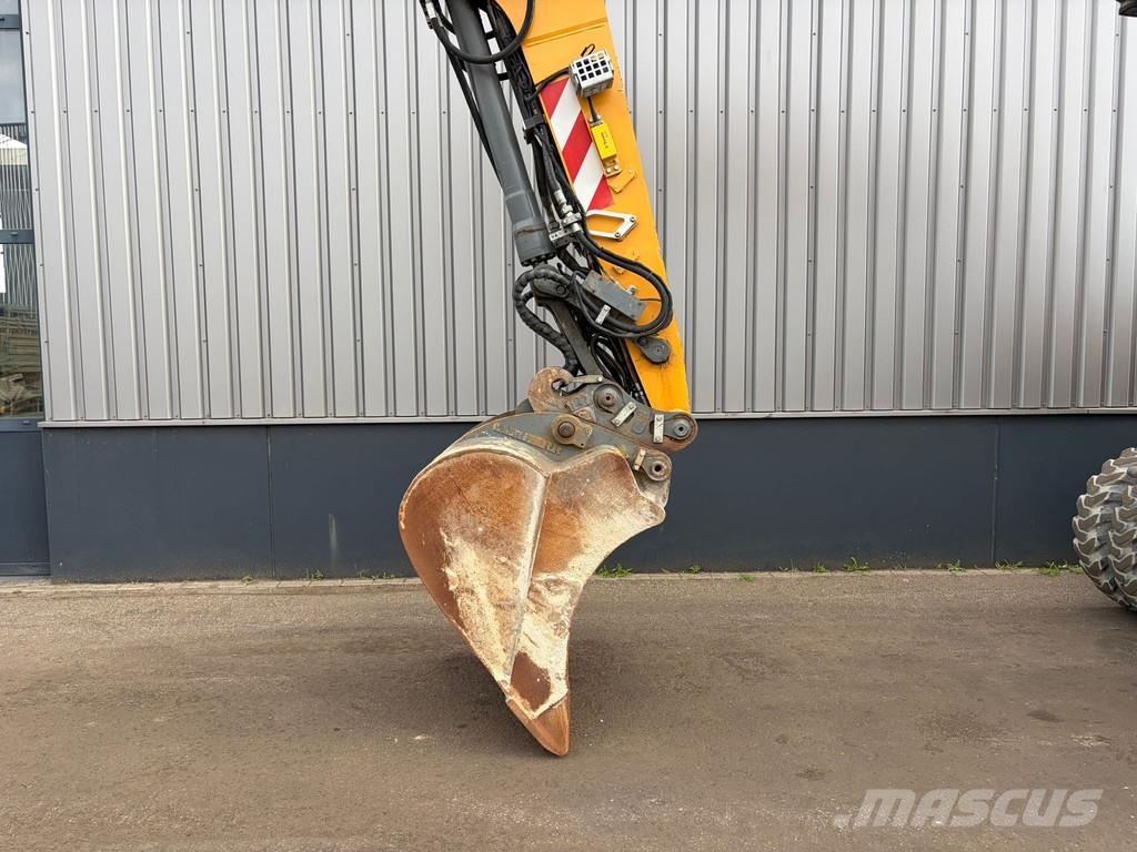 Liebherr A918 Wheeled excavators