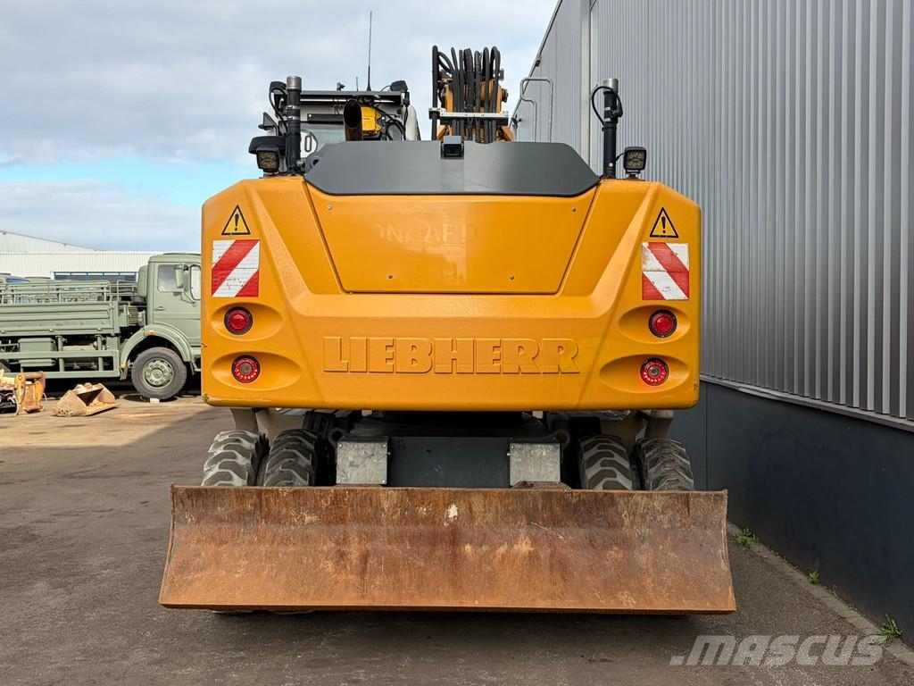 Liebherr A918 Wheeled excavators