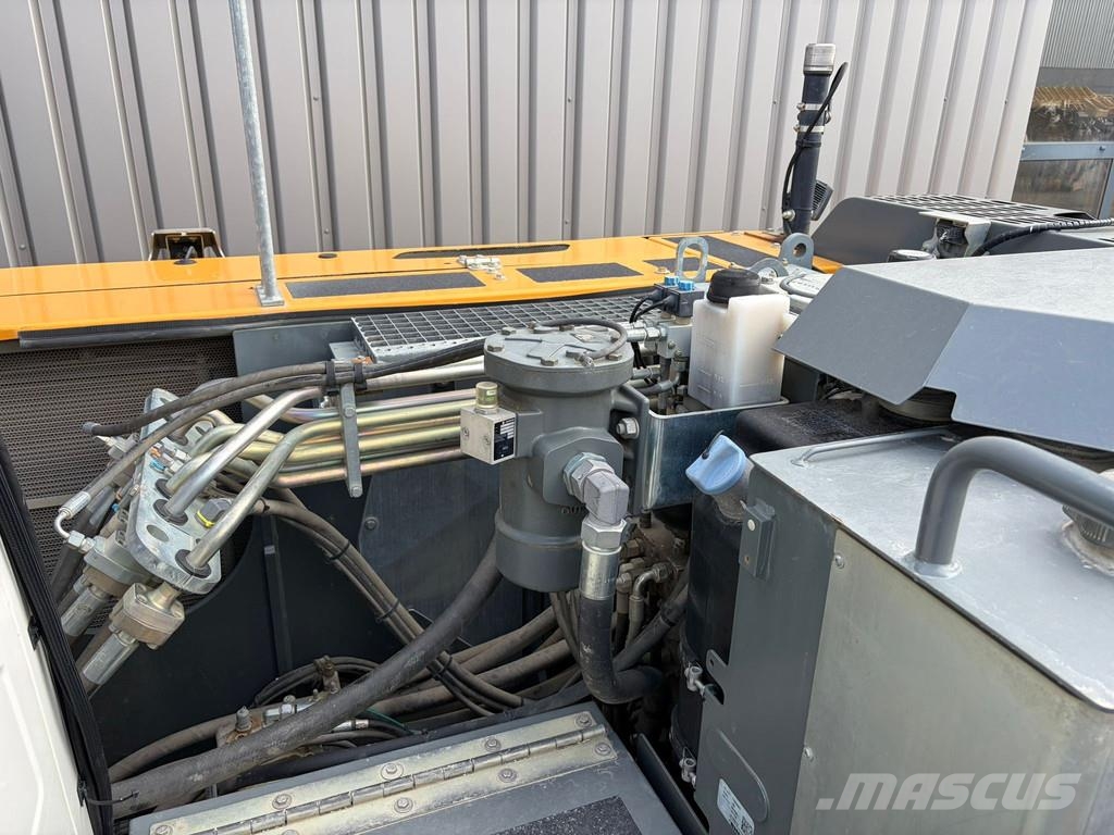 Liebherr A918 Wheeled excavators