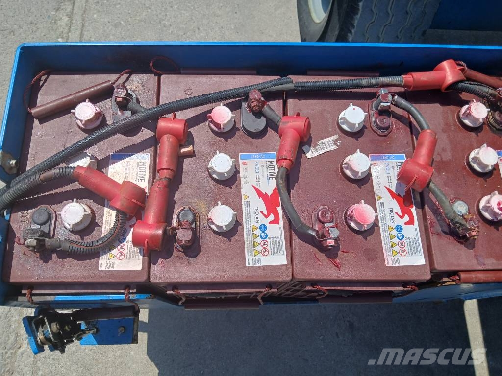 Genie Z-45/25J DC 관절형 전동이동 리프트