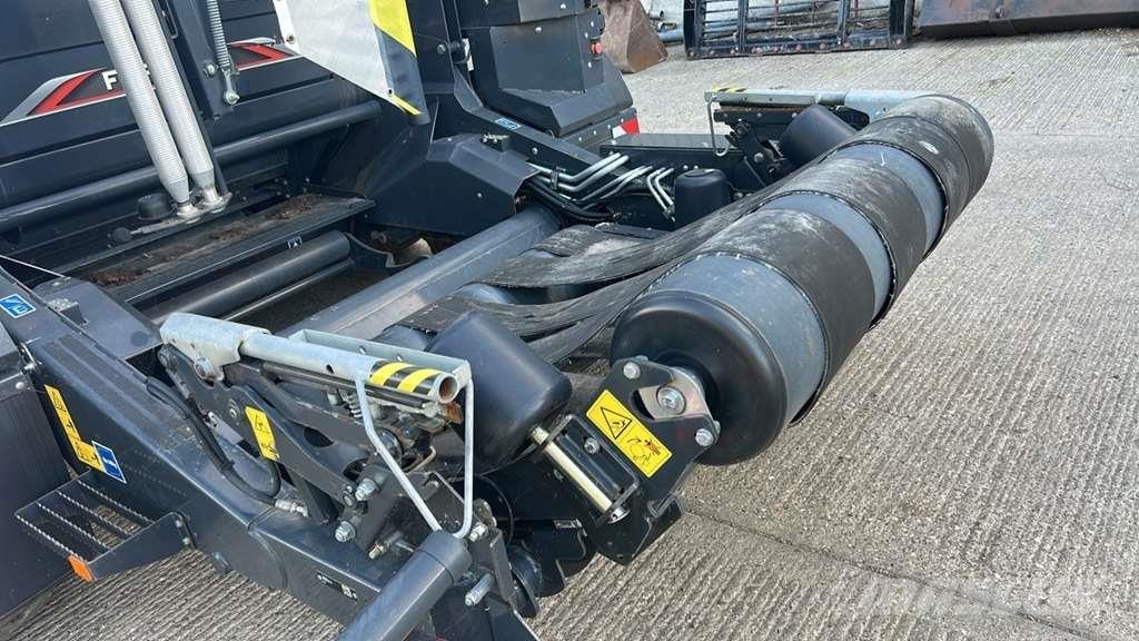 Kuhn FBP 3135 Baler-Wrapper Combination 圓型牧草打包機