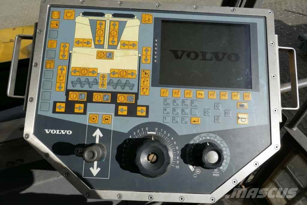 Volvo ABG 7820 Asfalta klājēji