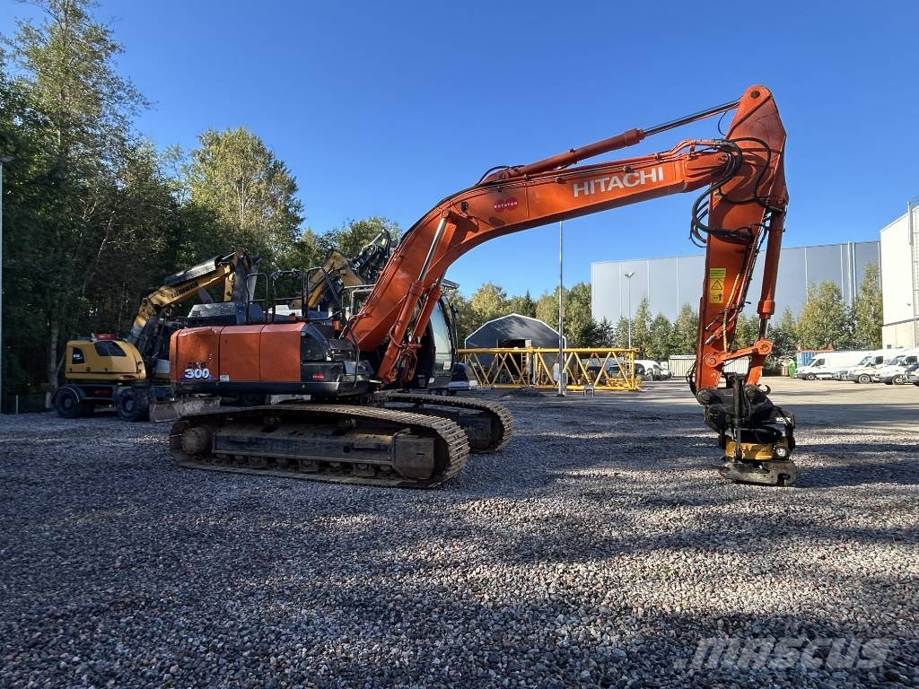 Hitachi ZX 300 LC-6 Kāpurķēžu ekskavatori