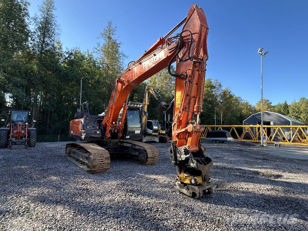 Hitachi ZX 300 LC-6 Kāpurķēžu ekskavatori