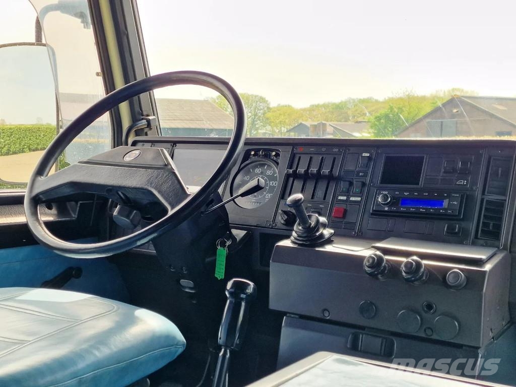 Scania R142-V8 420 V8 - Old timer - Clean chassis/cab/int Naudoti vilkikai