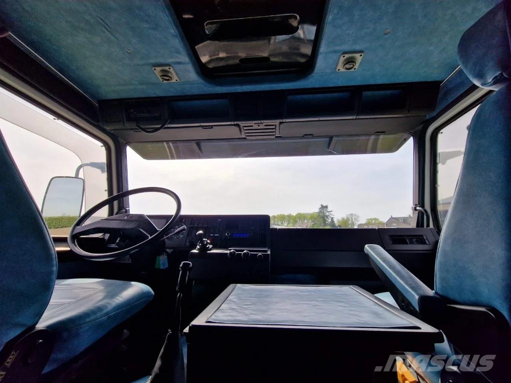 Scania R142-V8 420 V8 - Old timer - Clean chassis/cab/int Naudoti vilkikai