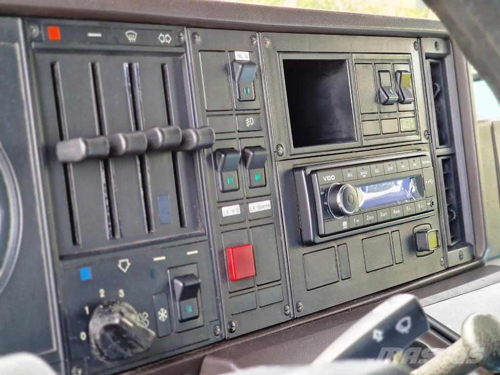 Scania R142-V8 420 V8 - Old timer - Clean chassis/cab/int Naudoti vilkikai