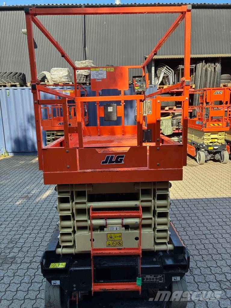 JLG 3246 ES Šķerveida pacēlāji