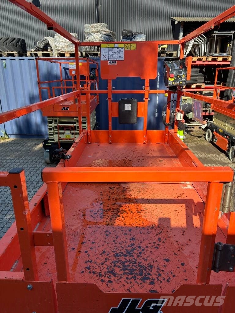 JLG 3246 ES Šķerveida pacēlāji