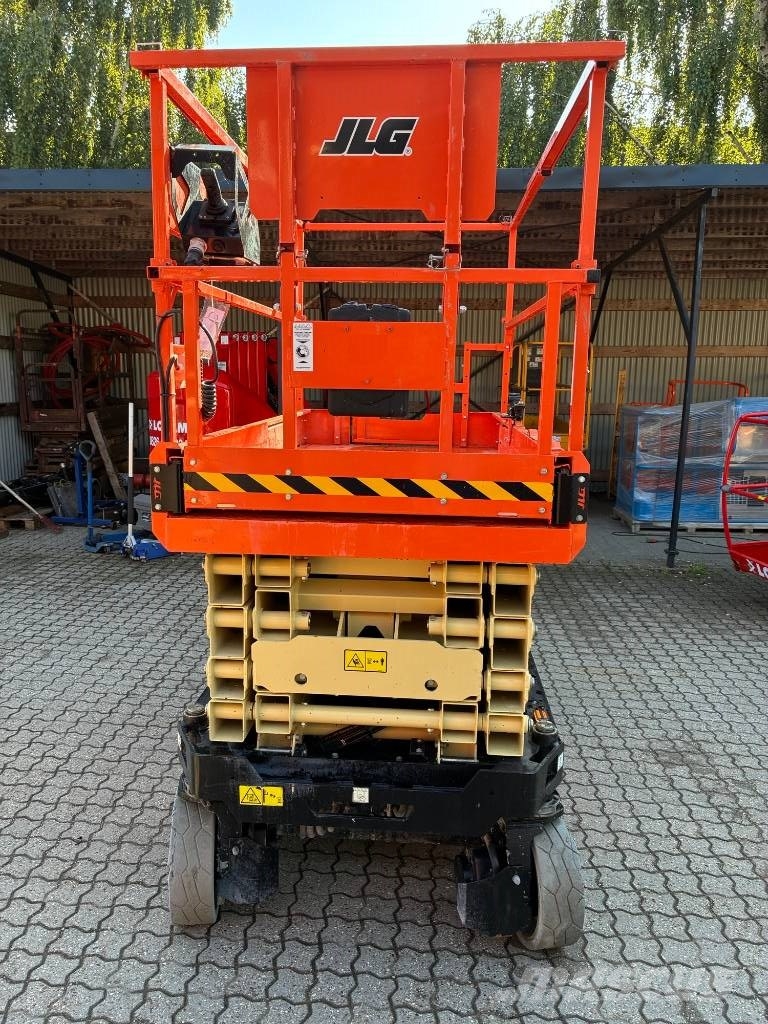 JLG 3246 ES Šķerveida pacēlāji