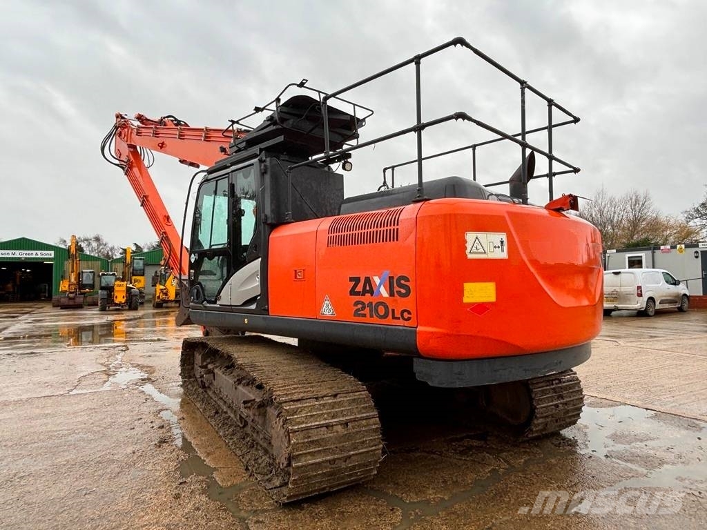 Hitachi ZX 210 LC-3 حفارات زحافة