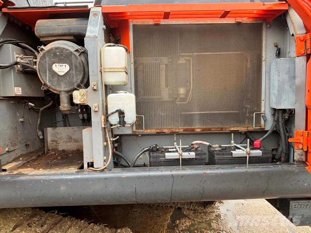 Hitachi ZX 210 LC-3 حفارات زحافة