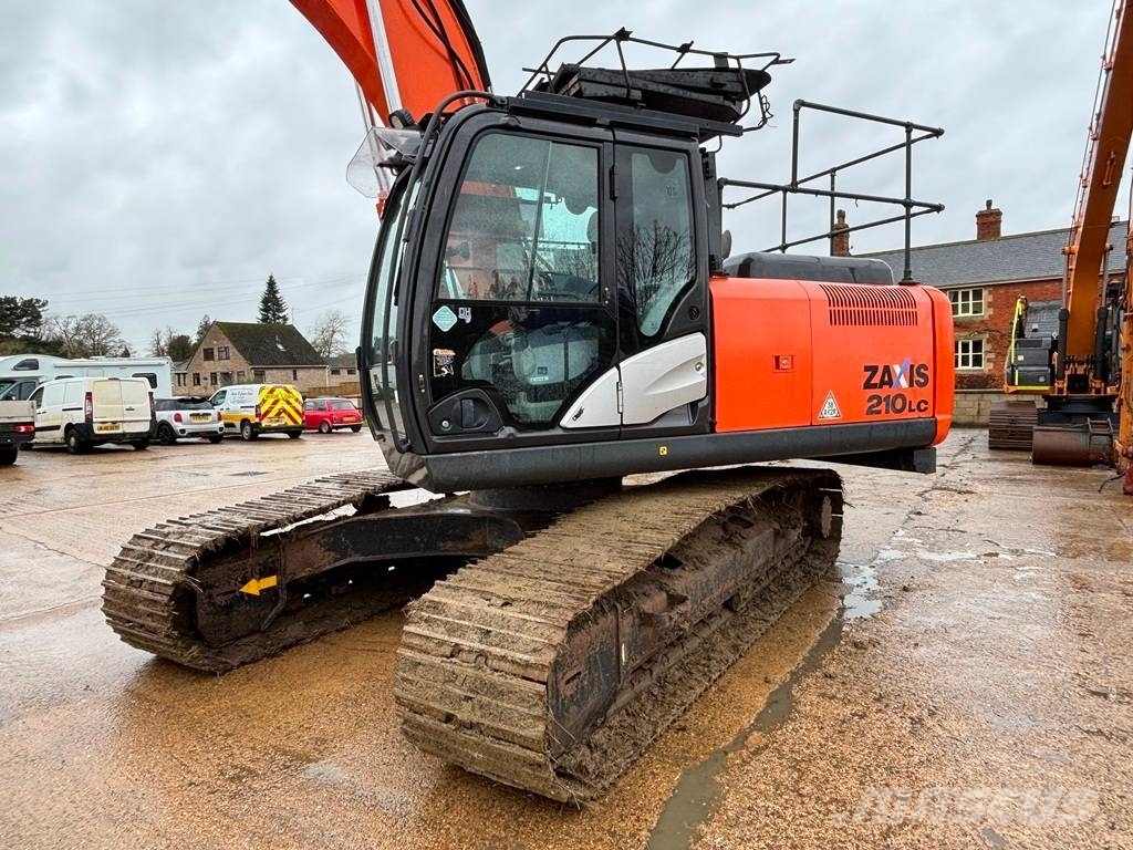 Hitachi ZX 210 LC-3 حفارات زحافة