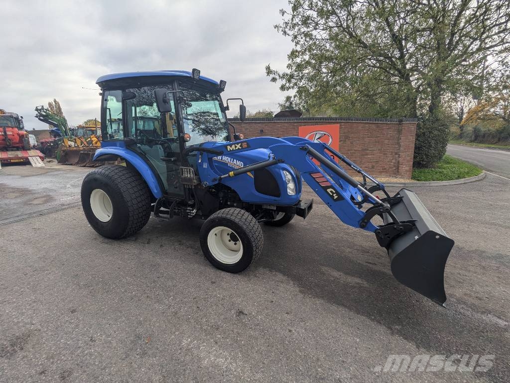 New Holland Boomer 50 Kompaktie traktori