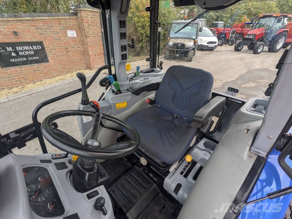 New Holland Boomer 50 Kompaktie traktori