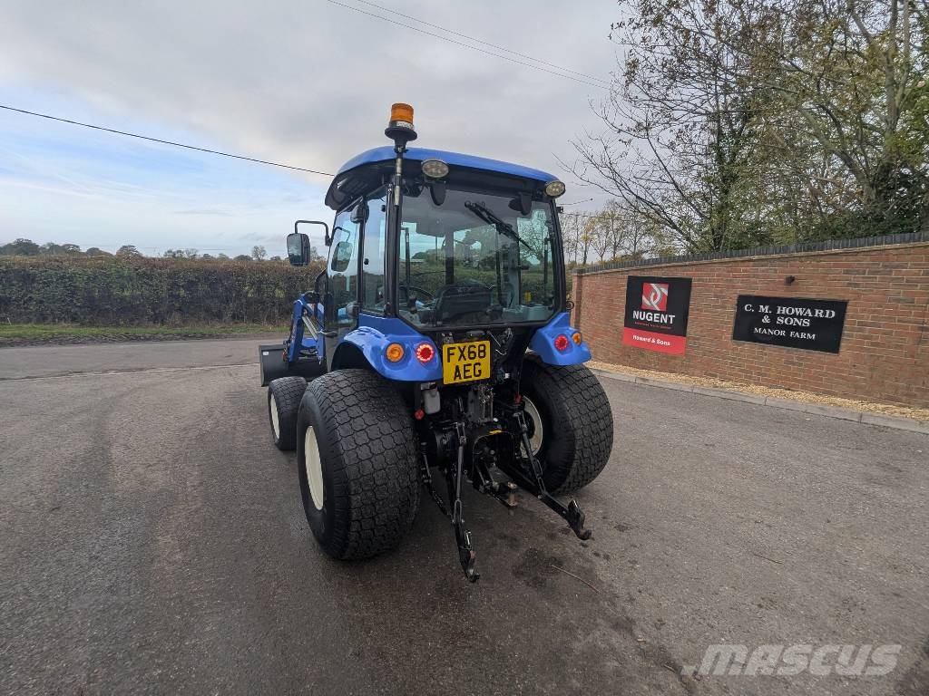 New Holland Boomer 50 Kompaktie traktori