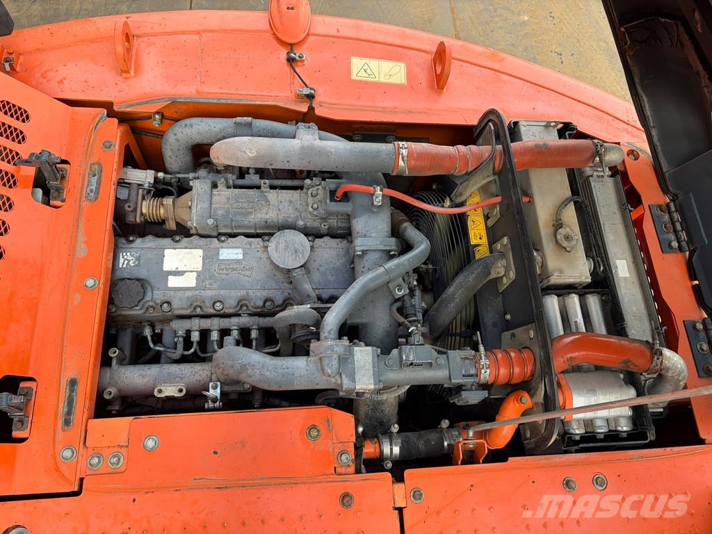 Doosan DX180LC-3 Kāpurķēžu ekskavatori