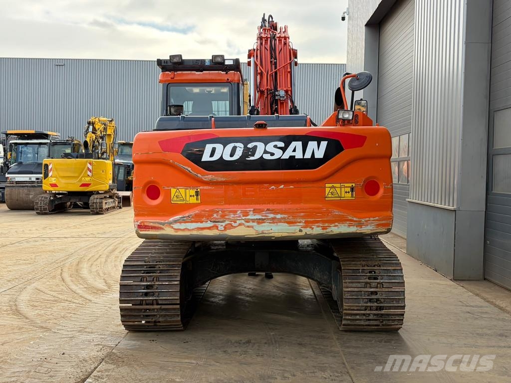 Doosan DX180LC-3 Kāpurķēžu ekskavatori