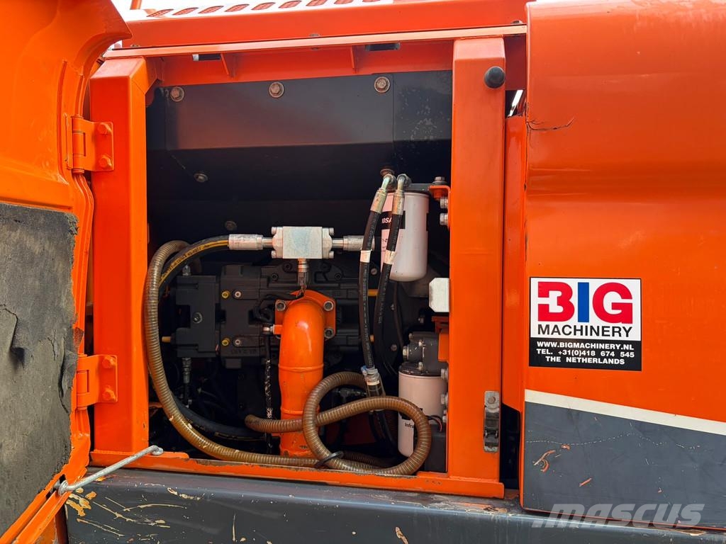 Doosan DX180LC-3 Kāpurķēžu ekskavatori