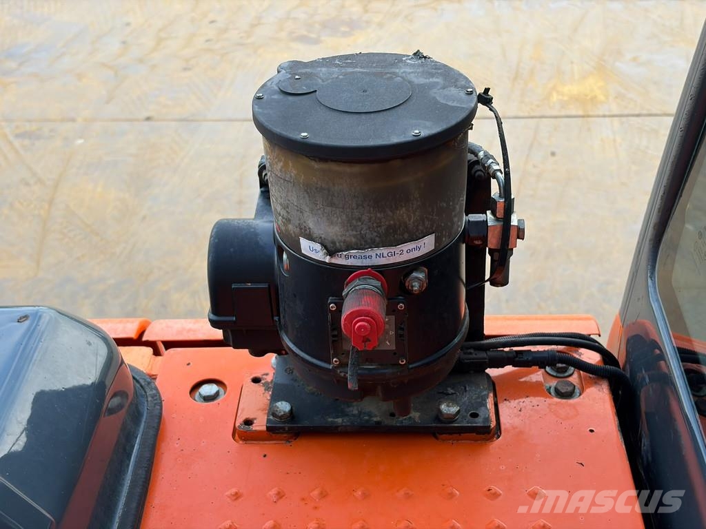 Doosan DX180LC-3 Kāpurķēžu ekskavatori