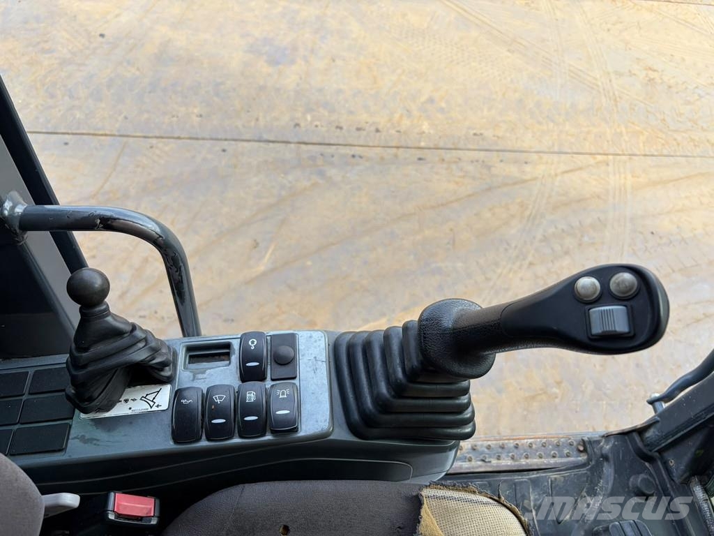 Doosan DX180LC-3 Kāpurķēžu ekskavatori