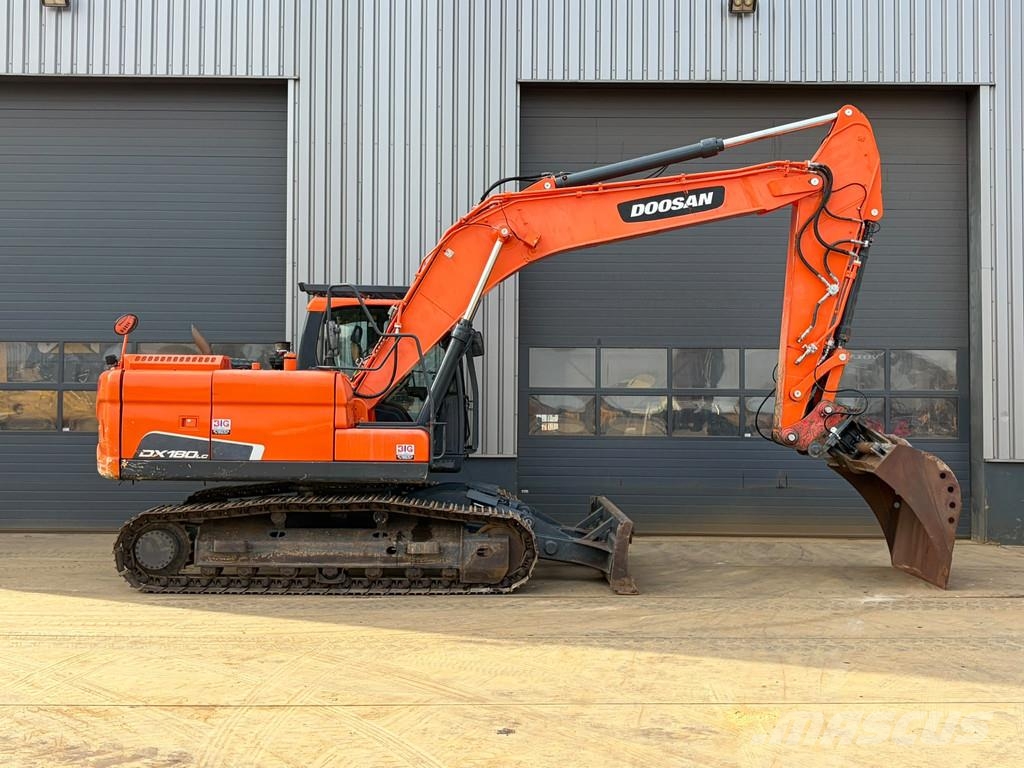 Doosan DX180LC-3 Kāpurķēžu ekskavatori