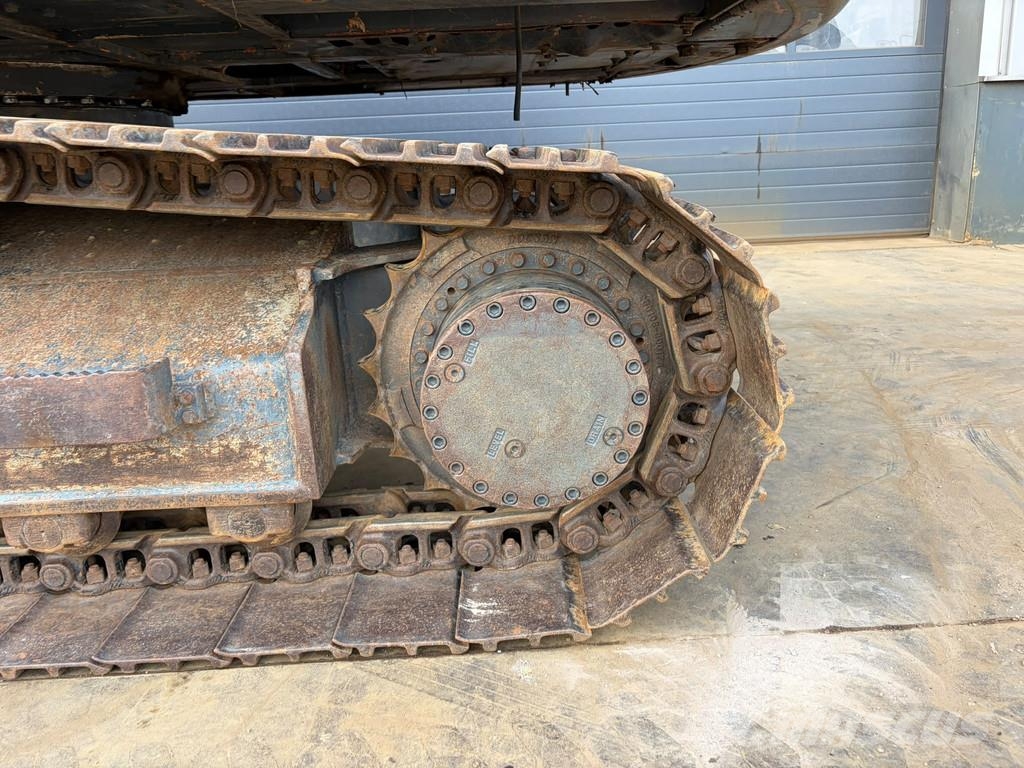 Doosan DX180LC-3 Kāpurķēžu ekskavatori
