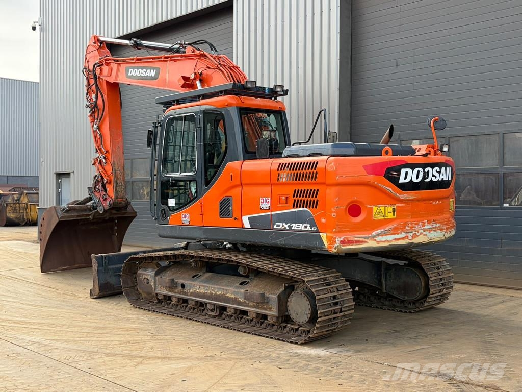 Doosan DX180LC-3 Kāpurķēžu ekskavatori