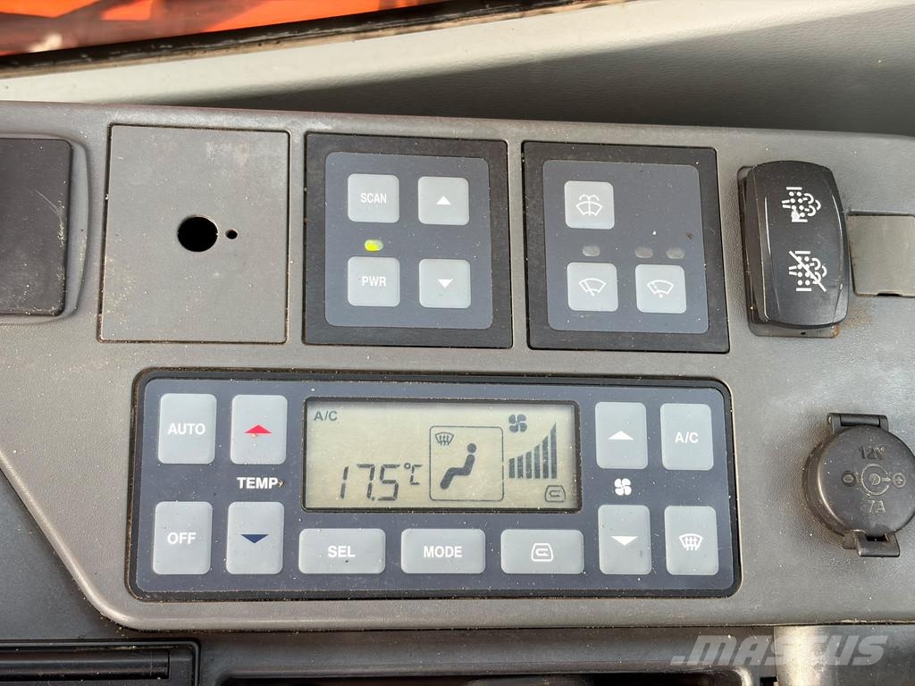 Doosan DX180LC-3 Kāpurķēžu ekskavatori
