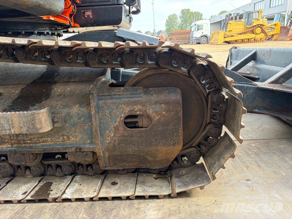 Doosan DX180LC-3 Kāpurķēžu ekskavatori