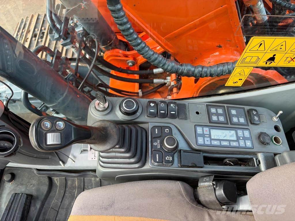 Doosan DX180LC-3 Kāpurķēžu ekskavatori