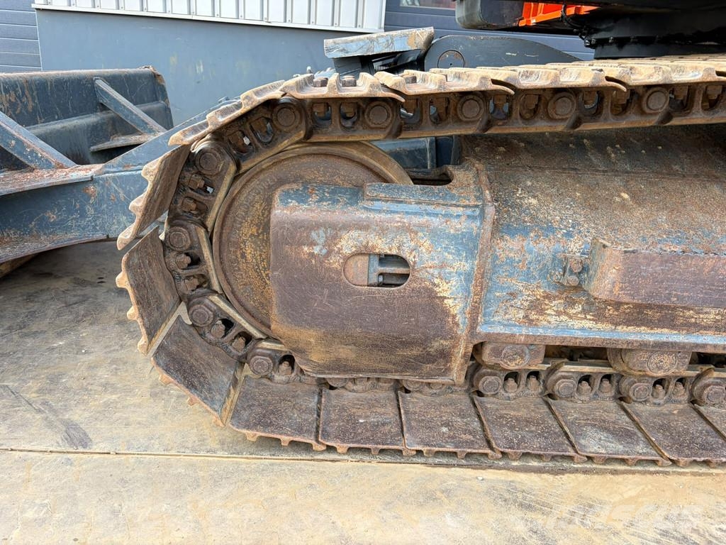 Doosan DX180LC-3 Kāpurķēžu ekskavatori