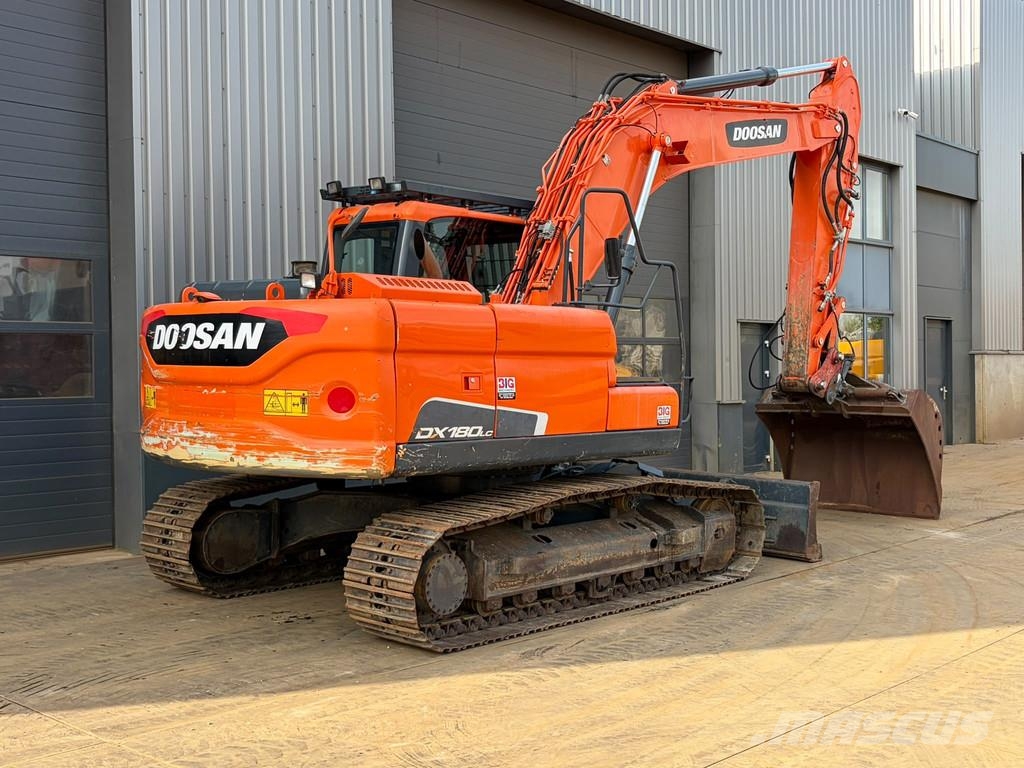 Doosan DX180LC-3 Kāpurķēžu ekskavatori
