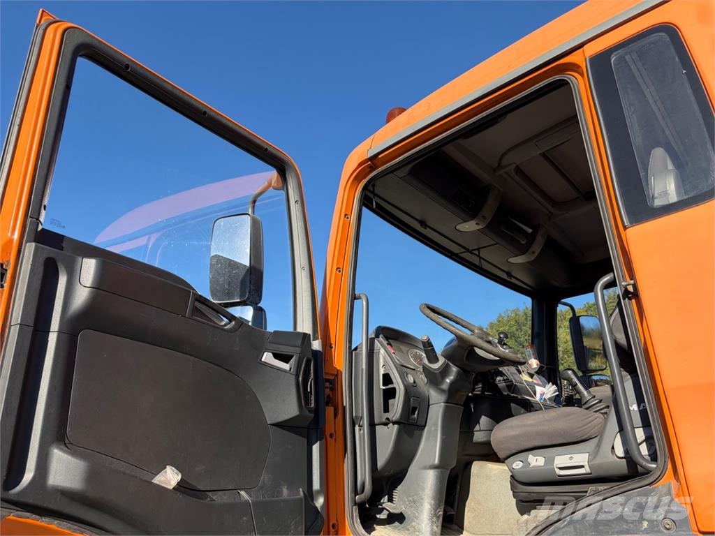 MAN TGA 28.350 6X4-4 BL شاحنات بمقصورة وهيكل